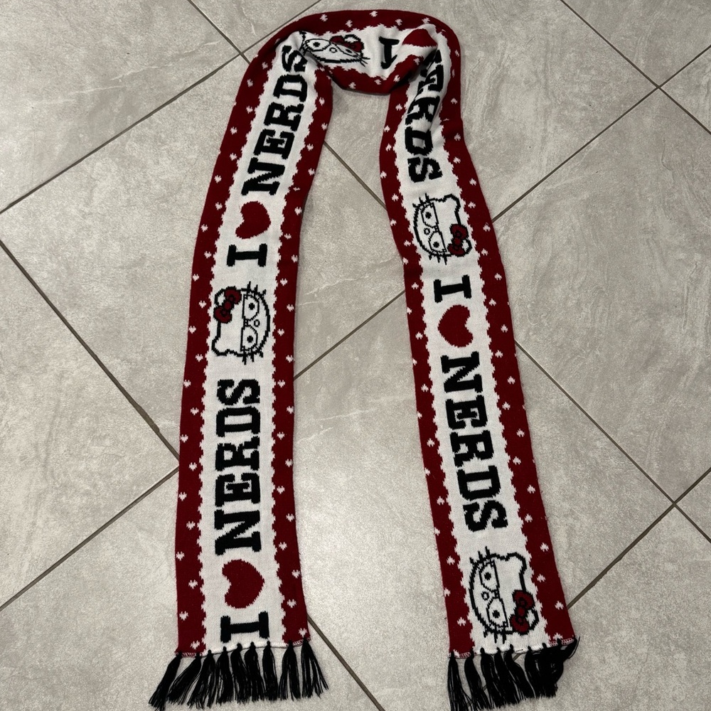 Sanrio I ♥️ Nerds Hello Kitty Scarf 🧣
